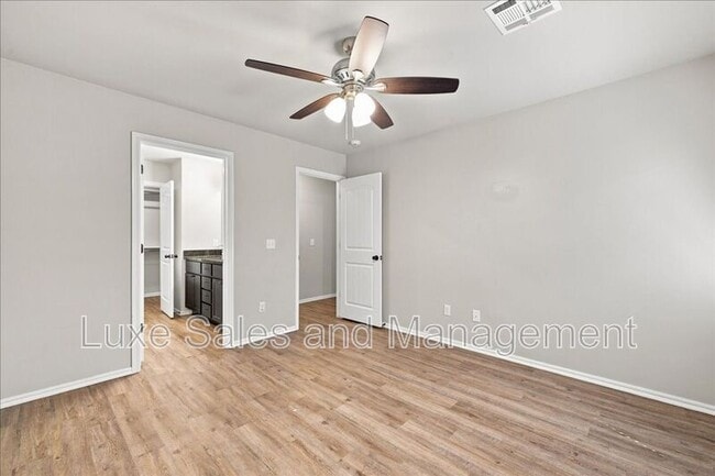 Building Photo - 404 Chalk Hill Ct