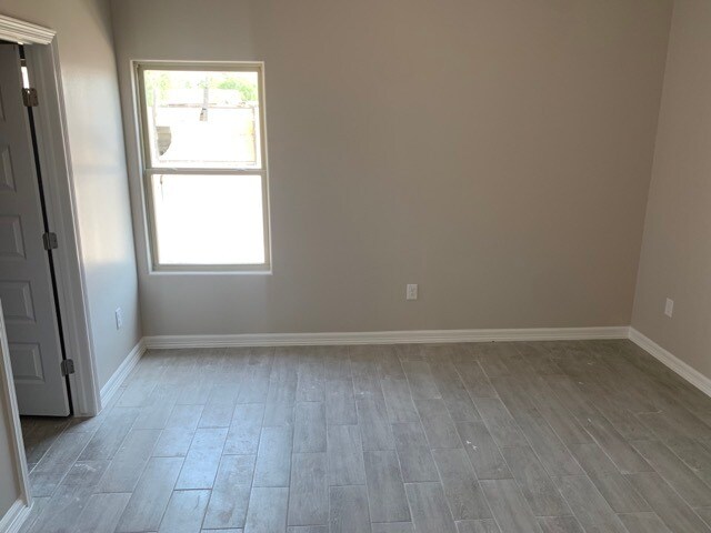 Master Bedroom - 2420 Florencia Ave