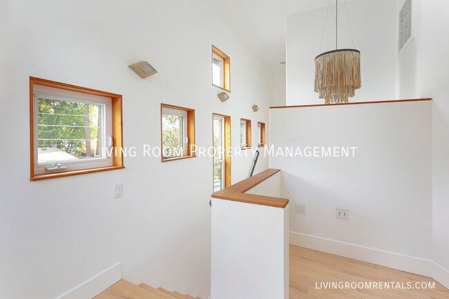 Building Photo - 8616 N Swenson-