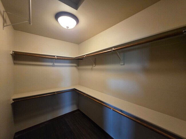Building Photo - 1523 Sacajawea Ave
