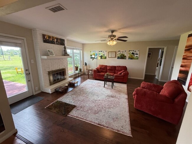 Building Photo - 15806 Torry Pines Rd