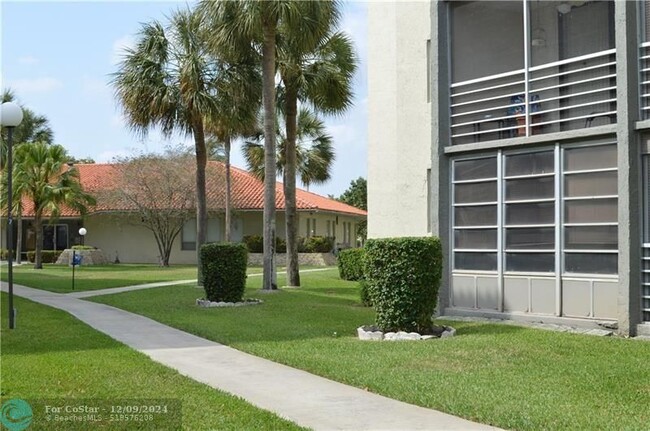 Building Photo - 1830 SW 81st Ave