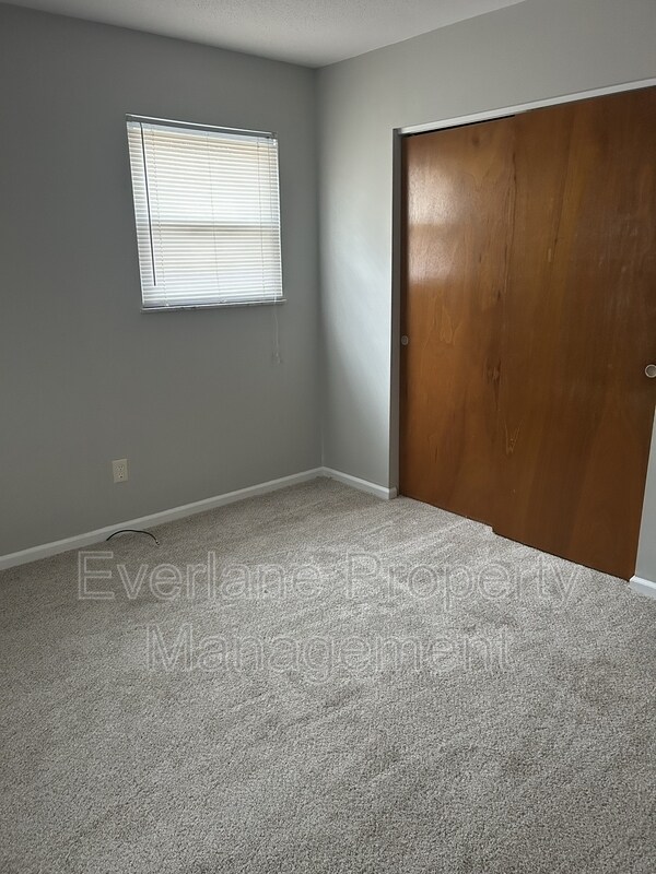 Building Photo - 10243 Bayton Ct