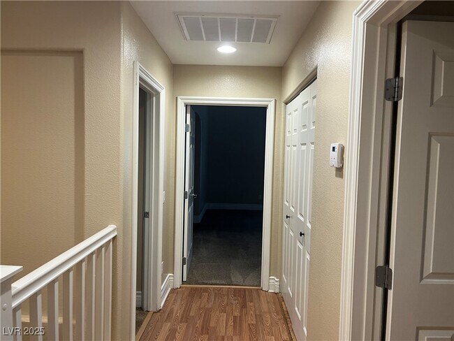 Building Photo - 397 Hidden Hole Dr