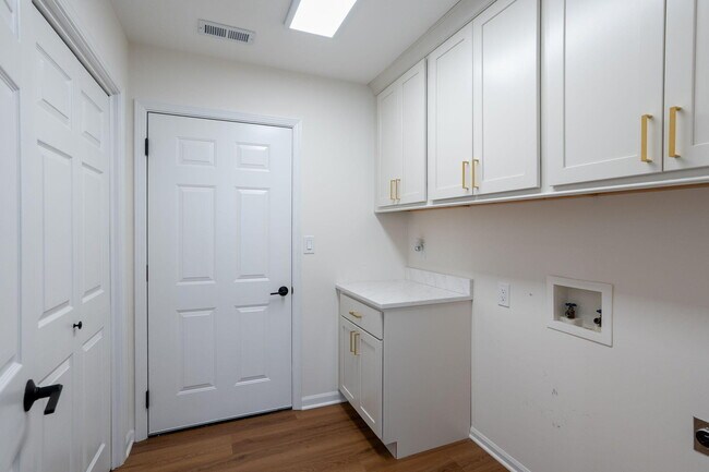 Building Photo - 3711 Shadow Glen Ct