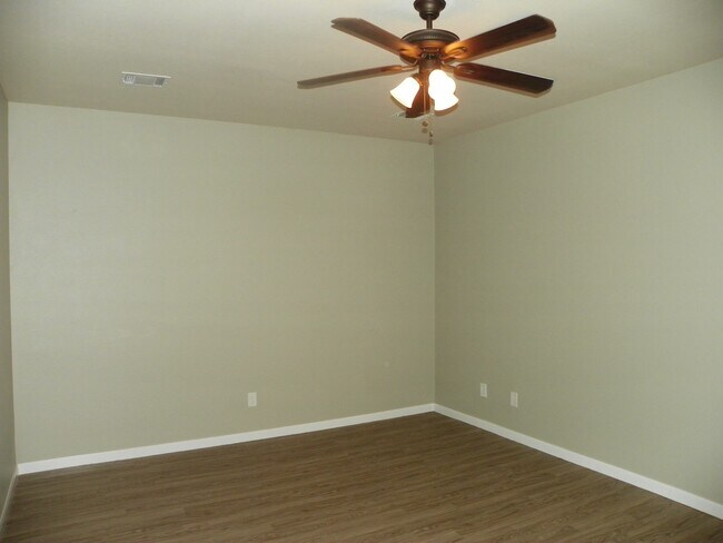 Building Photo - 133.135 Marvin Cove