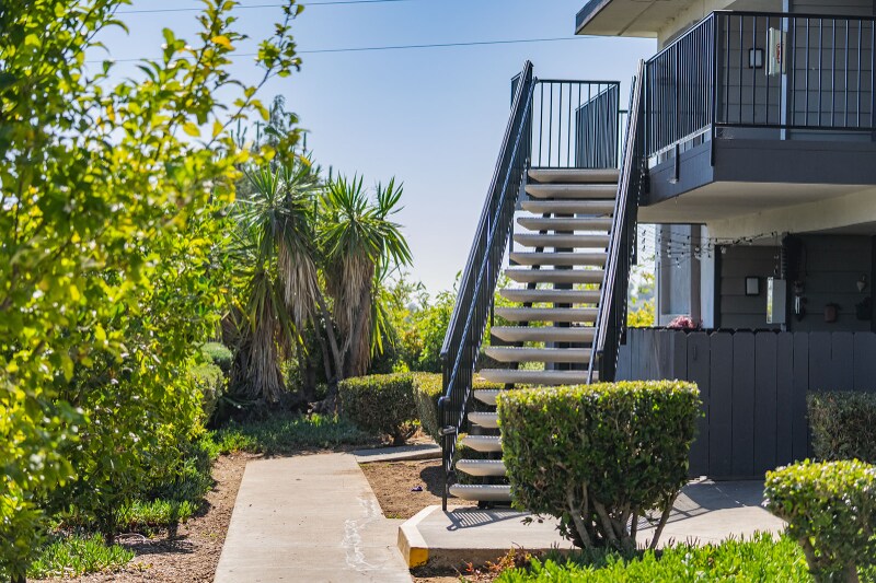 Building Photo - 1110 Meadow Lake Dr