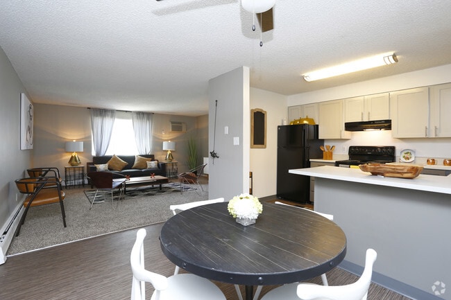 2BR, 1BA - 871 SF - Ten 49