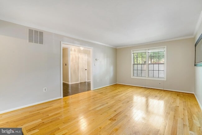 Building Photo - 2131 Kings Mill Ct