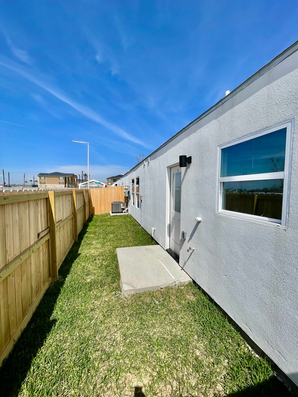 Building Photo - 1300 E Iris Ave
