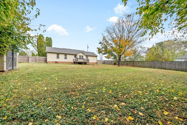 Building Photo - Move-In Ready - Pet Friendly!