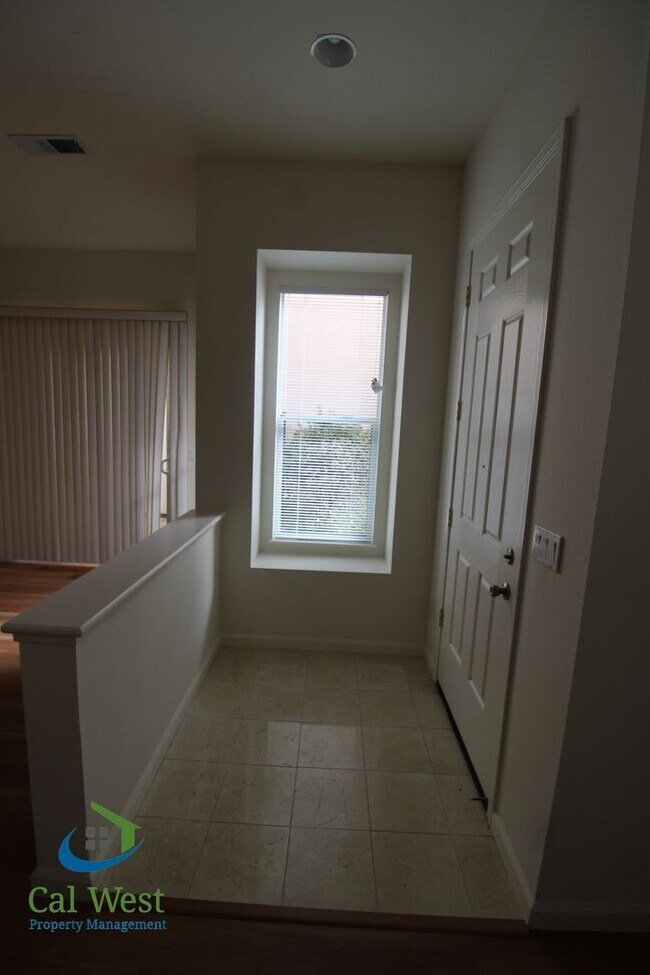 Building Photo - $6,595 - Gorgeous 2 Story 3 Bedroom 2.5 Bath Home steps away from Downtown Mountain View and Cal ...