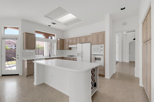 Building Photo - 78549 Links Dr