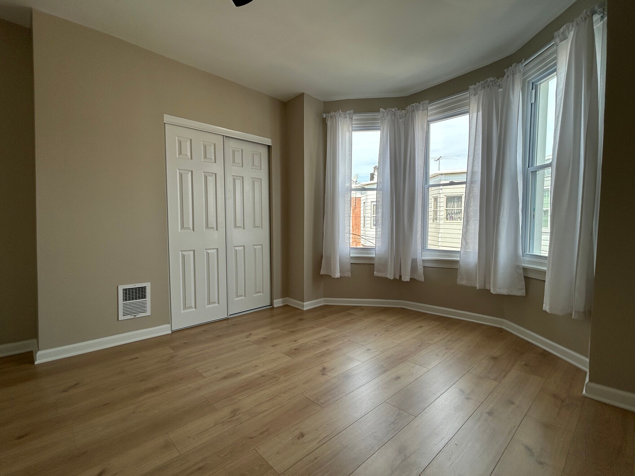 Building Photo - 2054 Mercy St