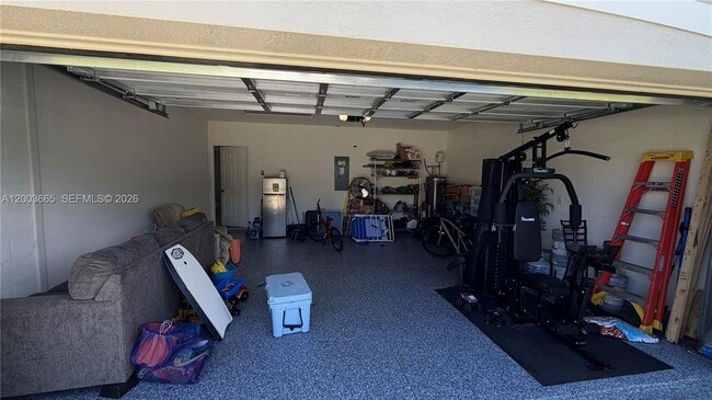 Building Photo - 2402 SE Gillette Ave