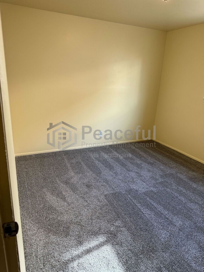 Building Photo - 4693 S Arlington Park Dr