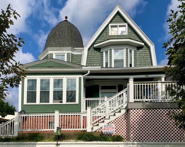 Building Photo - 205 Scammel St