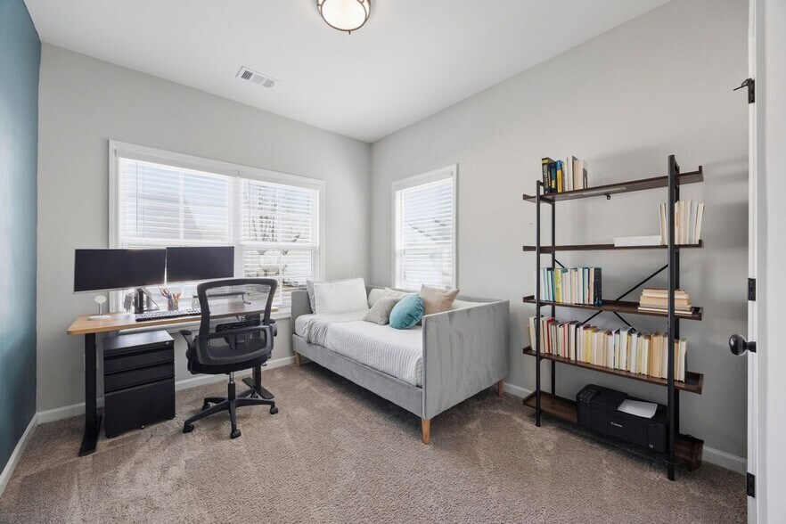 Building Photo - 2905 Ilir Mnr NW