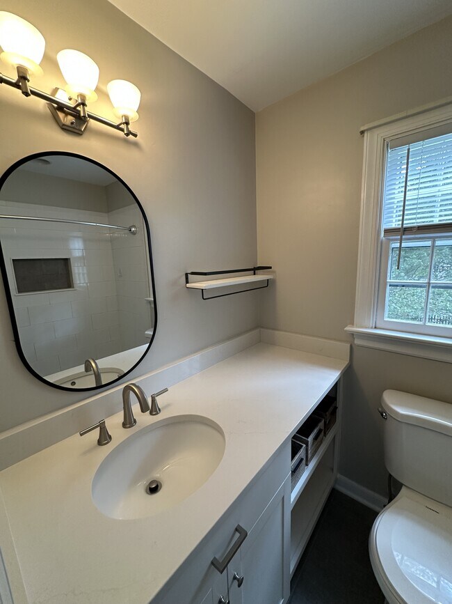 Building Photo - 10631 Red Lion Pl
