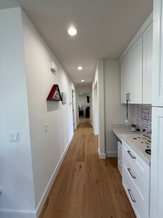 Building Photo - Gorgeous Remodeled 2Br/2Ba house W/2 Car attached  Garage in Oaks North