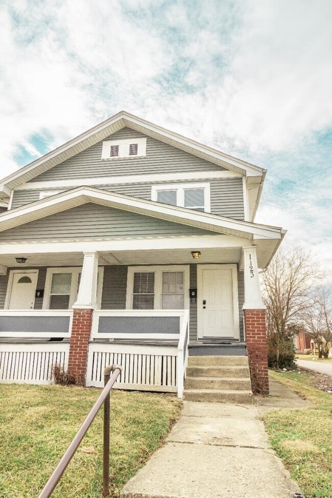 Building Photo - 1123-1125-1125 Wilson Ave