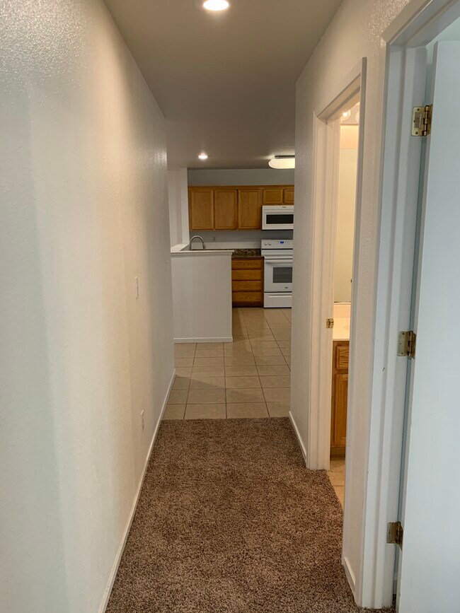 Building Photo - 1118 Solstice Ave