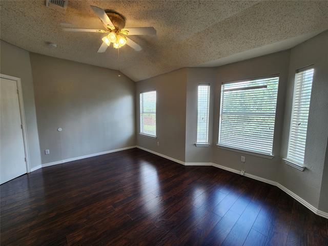Building Photo - 1225 Lake Haven Dr