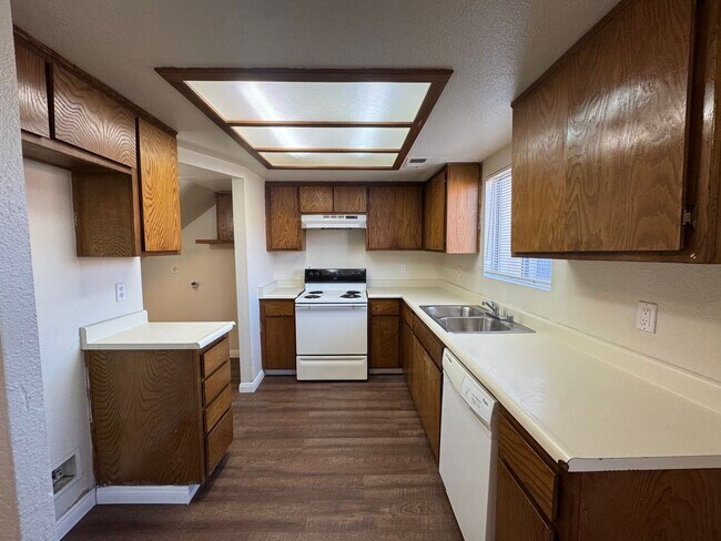 Building Photo - 4208 White Ln