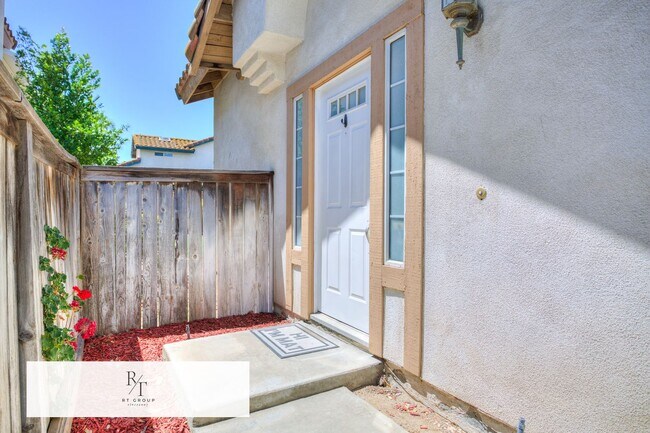 Building Photo - Beautiful 3 Bed / 2.5 Bath Home in the Corona-Norco Unified School District