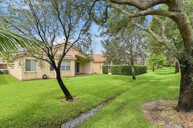 Building Photo - 7073 Via Leonardo