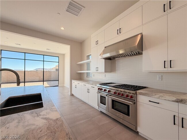 Building Photo - 10761 Canyon Bloom Dr