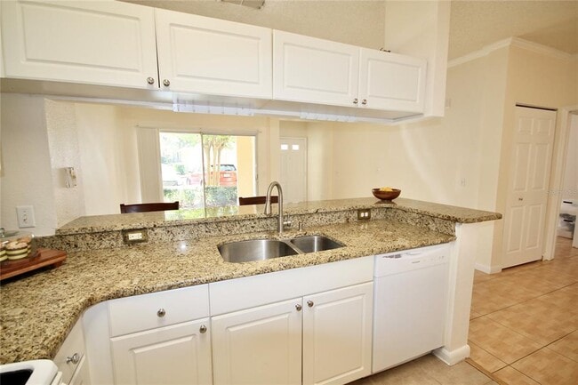 Building Photo - 913 Arbor Lakes Cir