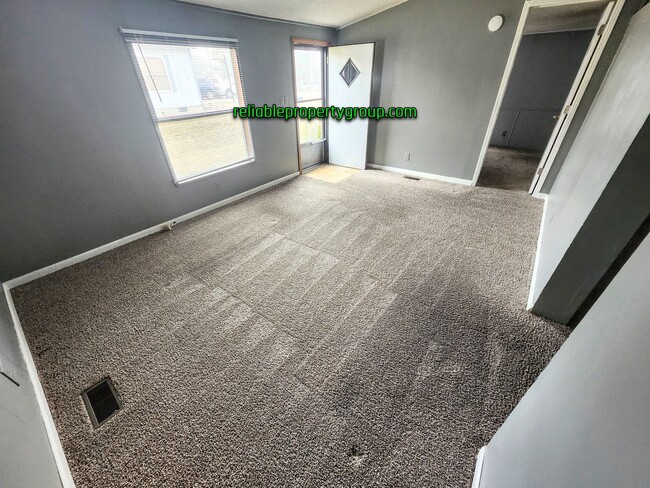 Building Photo - New Listing!!