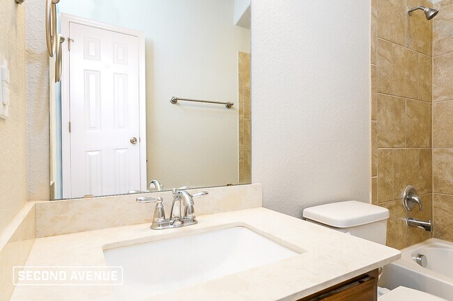 Building Photo - 1208 Ashley Dr