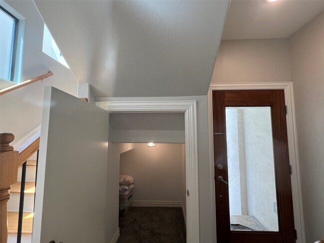 Building Photo - 2314 Camden Dr