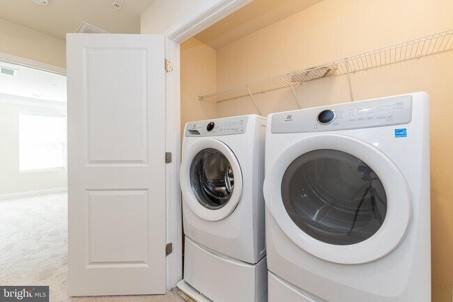 Building Photo - 3679 Duckhorn Way