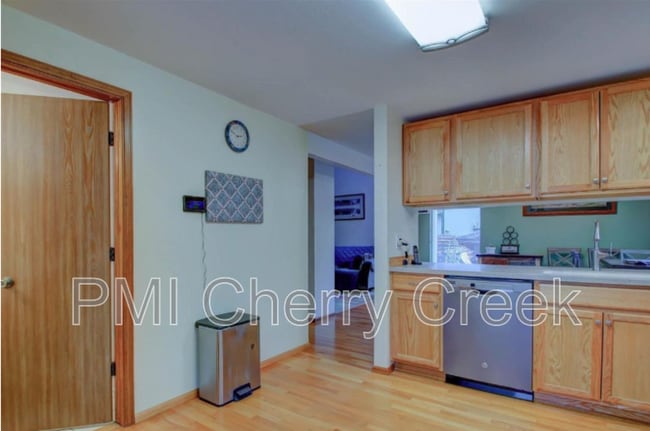Building Photo - 11847 W Berry Ave