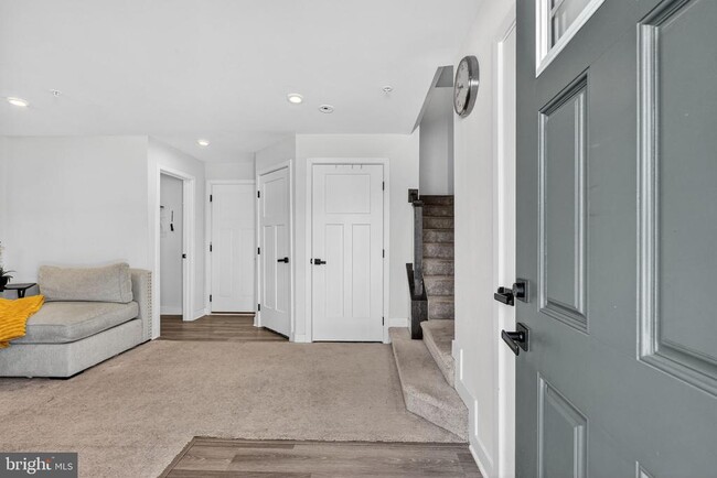 Building Photo - 9599 Tall Oaks Rd