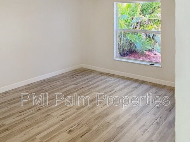 Building Photo - 117 SW Glenwood Dr