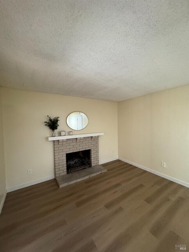 Building Photo - 120 Merrimac Ct
