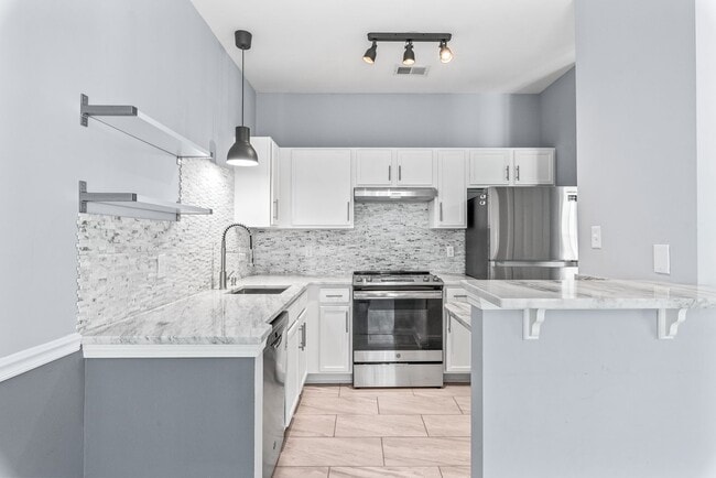 Building Photo - Gated Community in S. Charlotte