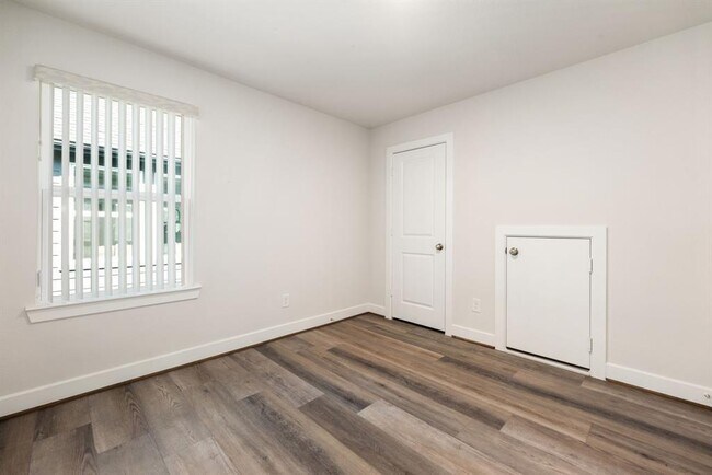 Building Photo - 20914 Kadefield Dr
