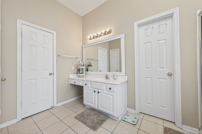 Building Photo - 59 Genesee Ridge Dr