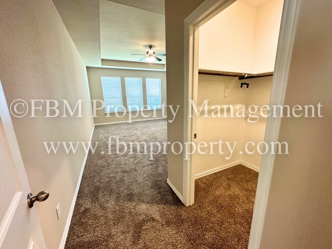 Building Photo - 2809 Belmont Dr