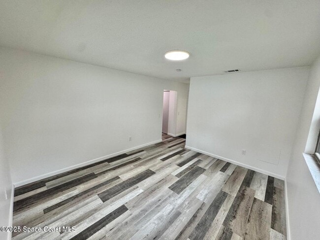 Building Photo - 789 Walnut Dr