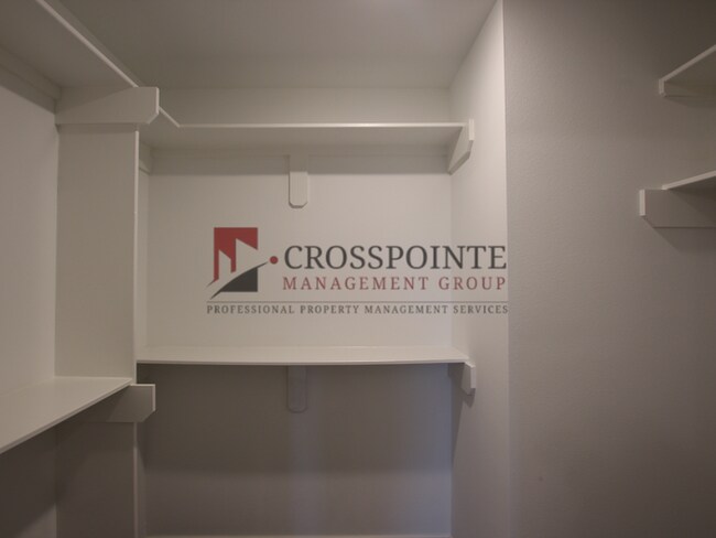 Building Photo - 2 Bedroom 2 Bath Townhome! Whitehouse ISD!