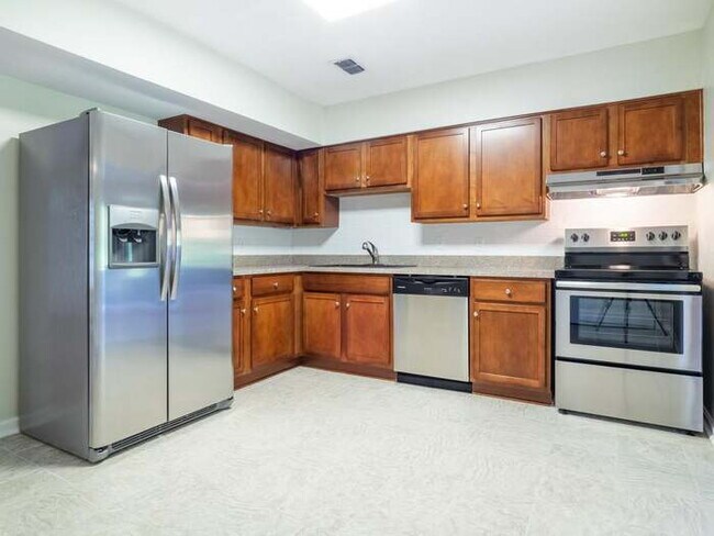 Building Photo - APPLY NOW