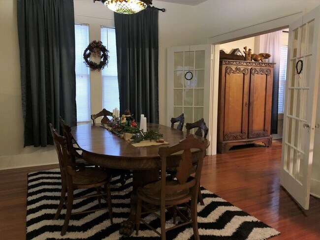 Building Photo - 703E31