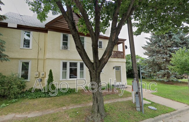 Building Photo - 690 NE Lowry Ave