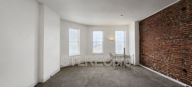 Building Photo - 812 Lafayette Ave